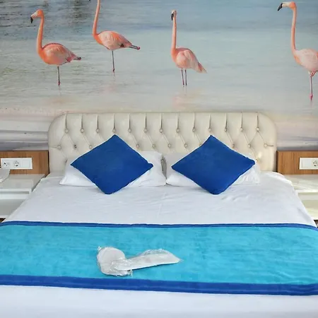 River Hotel *